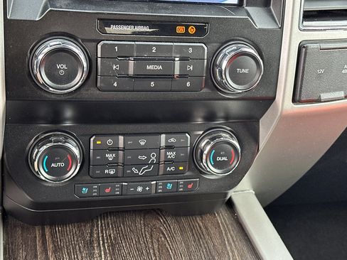 Used 2020 Ford F350 Lariat w/ Lariat Ultimate Package AWD/4WD image 18