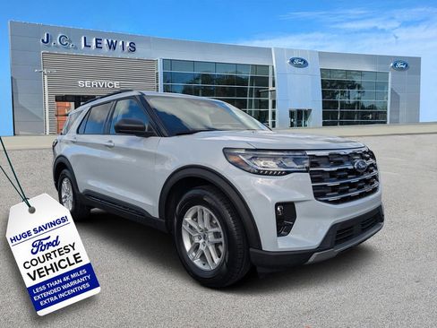 New 2026 Ford Explorer Active w/ Active Comfort Package image 1