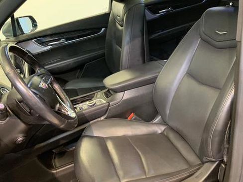 Used 2022 Cadillac XT6 Premium Luxury image 18