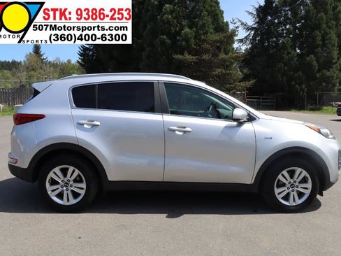 Used 2019 Kia Sportage LX w/ LX Popular Package AWD/4WD image 9