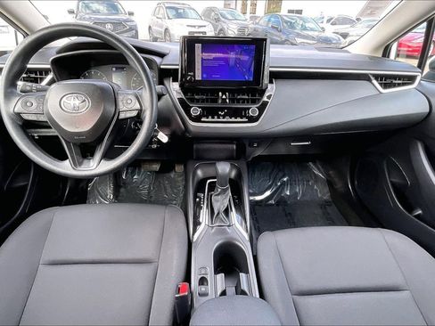 Used 2025 Toyota Corolla LE image 12