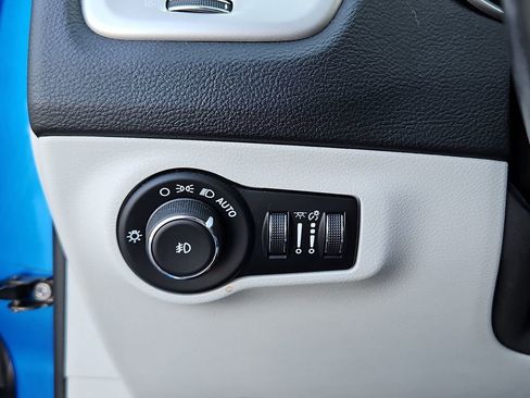 Used 2020 Jeep Compass Latitude image 14