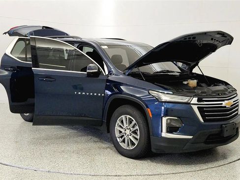 Used 2023 Chevrolet Traverse LT FWD image 9