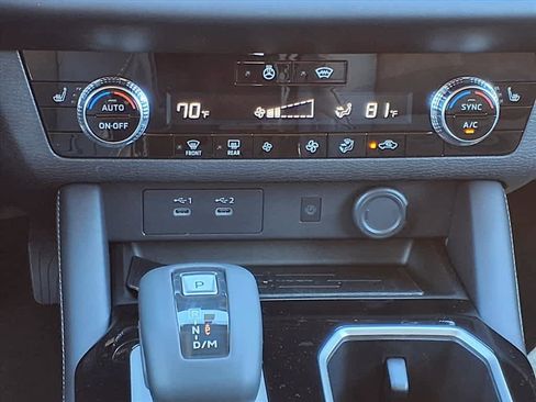 New 2026 Mitsubishi Outlander SE image 7