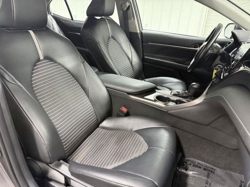 Used 2021 Toyota Camry SE FWD image 34