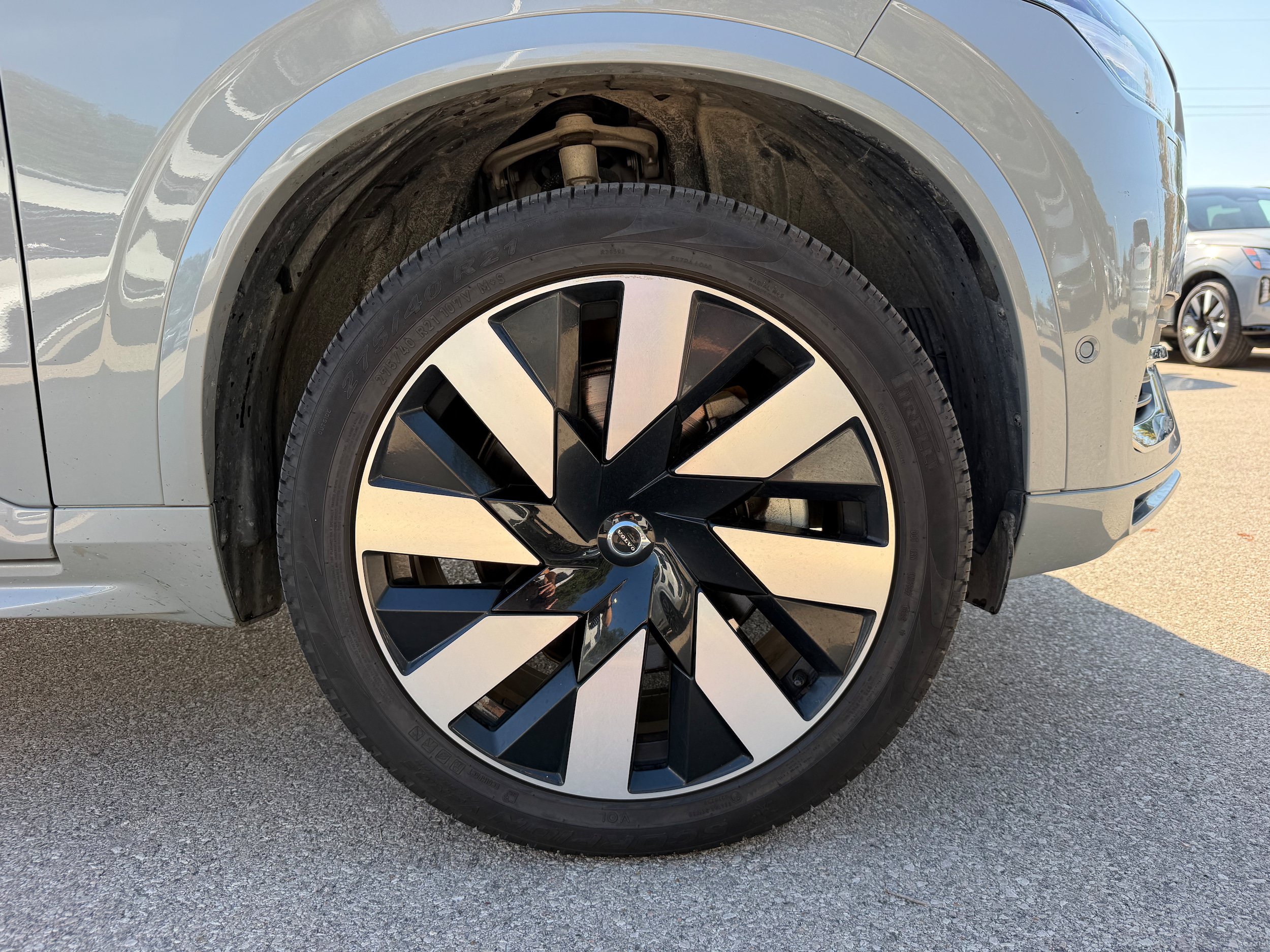 Certified 2024 Volvo XC90 T8 Plus w/ Protection Package Premier AWD/4WD image 9