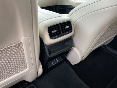 Used 2025 Mercedes-Benz GLE 350 4MATIC image 8