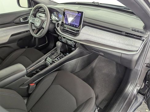 Used 2023 Jeep Compass Sport image 36