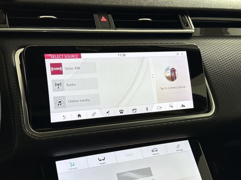 Used 2020 Land Rover Range Rover Velar R-Dynamic S image 18