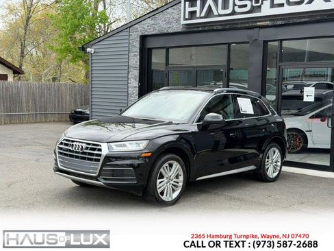 Used 2020 Audi Q5 2.0T Premium Plus w/ Premium Plus Package AWD/4WD image 6