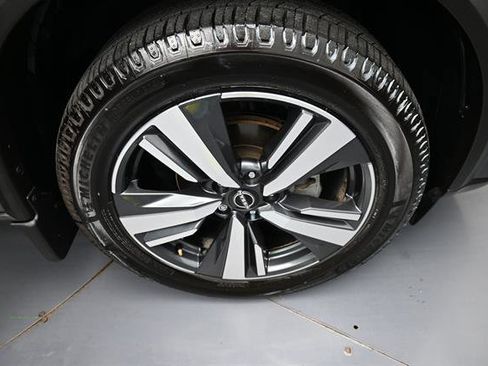 Used 2023 Nissan Rogue SL w/ SL Premium Package FWD image 26