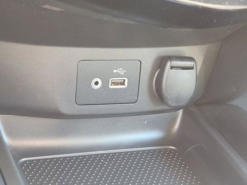 Used 2018 Nissan Rogue SV w/ Sun & Sound Touring Package image 26