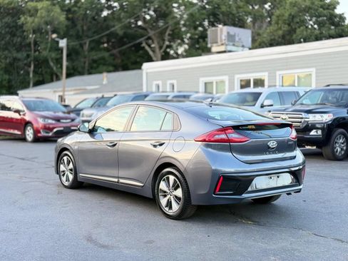 Used 2019 Hyundai Ioniq Plug-In Hybrid FWD image 4