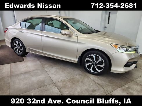 Used 2017 Honda Accord EX image 2