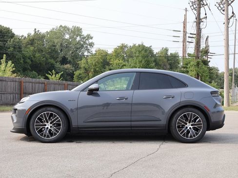 New 2025 Porsche Macan 4 Electric image 2