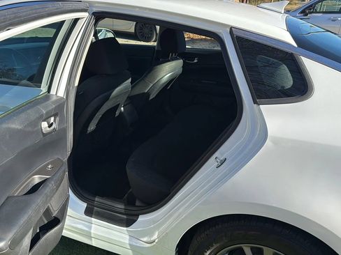 Used 2019 Kia Optima LX image 16