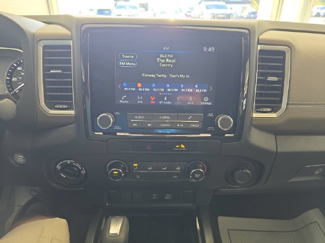 Used 2022 Nissan Frontier SV AWD/4WD image 15