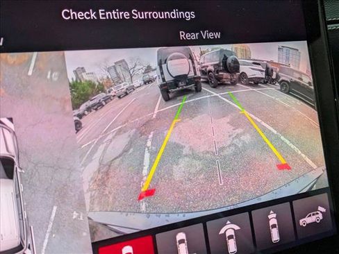 Used 2025 Jeep Grand Cherokee Limited w/ Luxury Tech Group II image 12