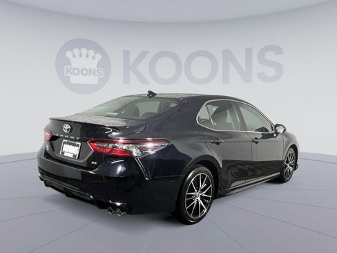 Used 2023 Toyota Camry SE FWD image 11