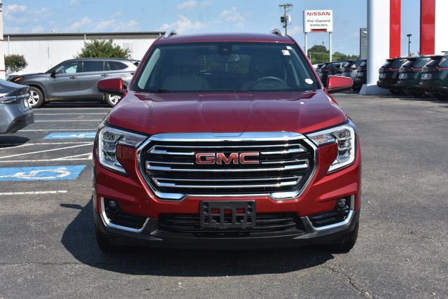 Used 2023 GMC Terrain SLT FWD image 2