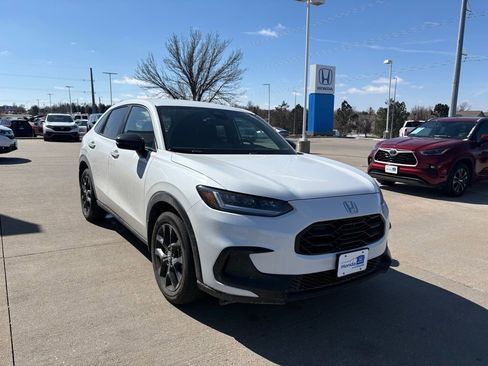 Used 2024 Honda HR-V Sport image 3
