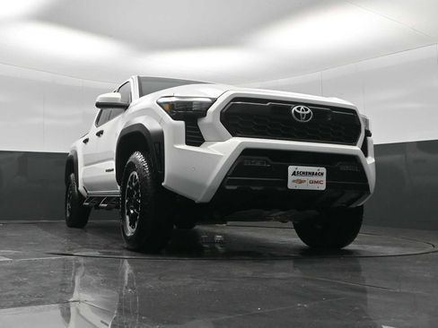 Used 2024 Toyota Tacoma TRD Off-Road w/ TRD Off Road Upgrade Package AWD/4WD image 19