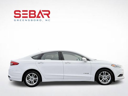 Used 2018 Ford Fusion SE w/ Equipment Group 602A FWD image 5