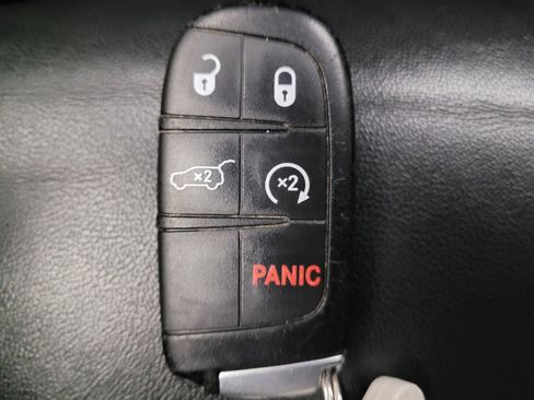 Used 2022 Jeep Grand Cherokee Limited image 32