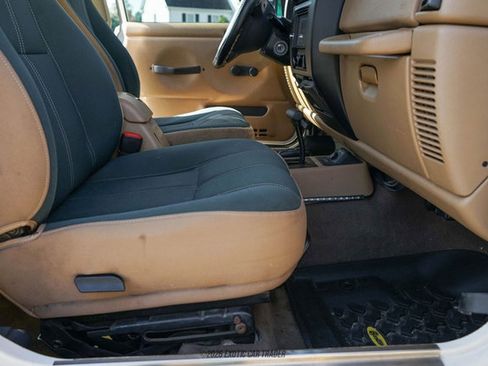 Used 2002 Jeep Wrangler Sahara AWD/4WD image 28