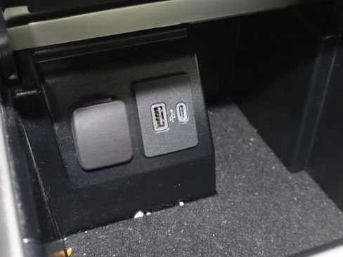 Used 2022 Ford Explorer Platinum w/ Equipment Group 601A RWD image 27