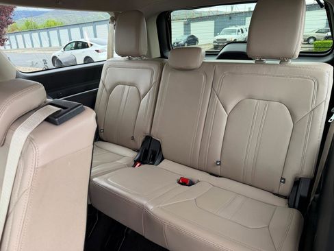 Used 2022 Ford Expedition Max Limited AWD/4WD image 11