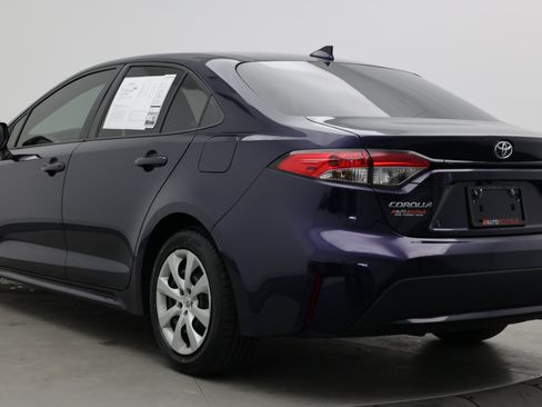 Used 2021 Toyota Corolla LE FWD image 5