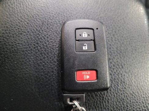 Used 2018 Toyota RAV4 XLE w/ Plus Extra Value Package AWD/4WD image 32