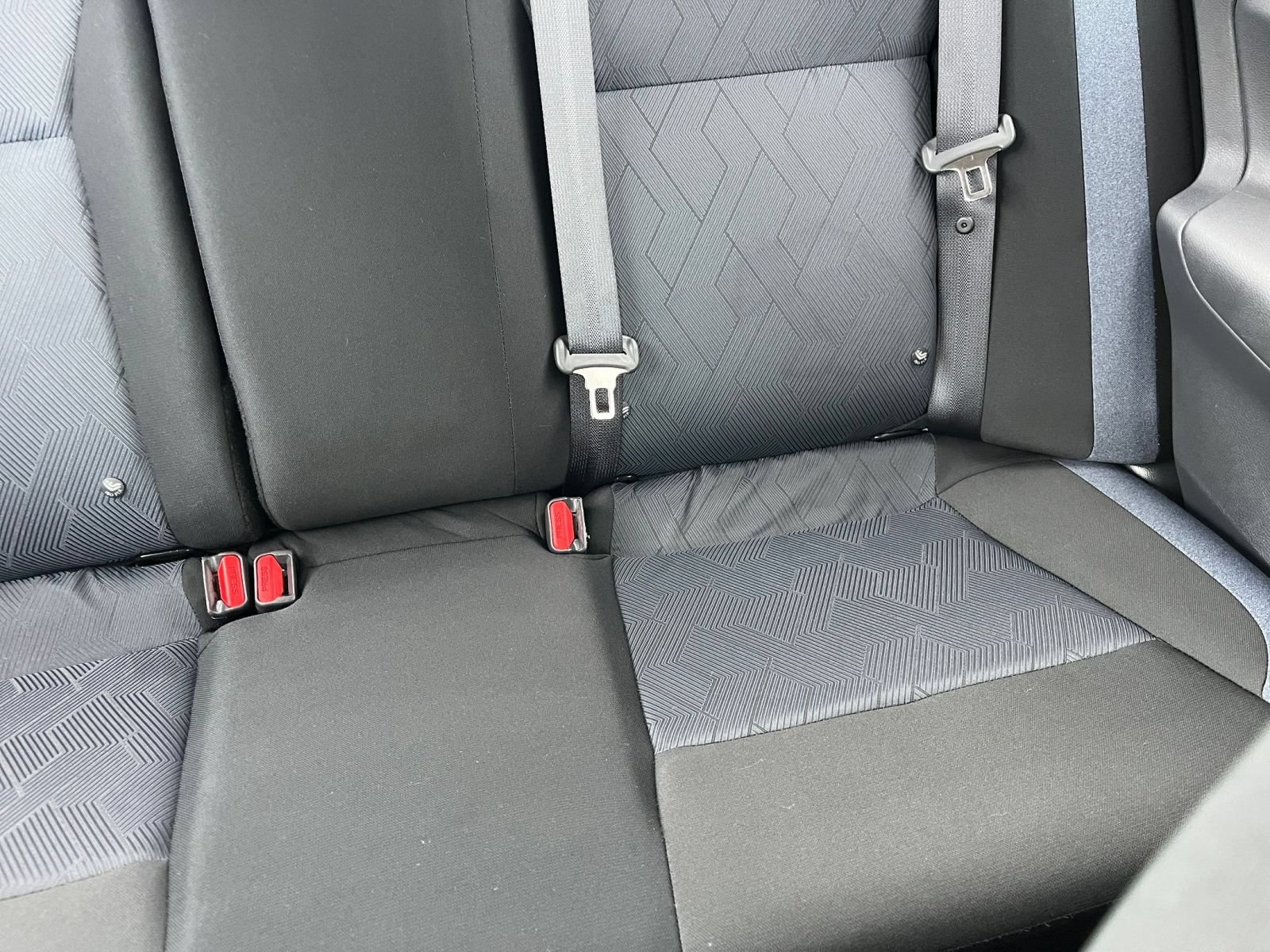 Used 2025 Nissan Versa SV FWD image 36