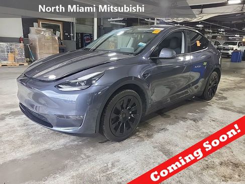 Used 2023 Tesla Model Y Long Range AWD/4WD image 1