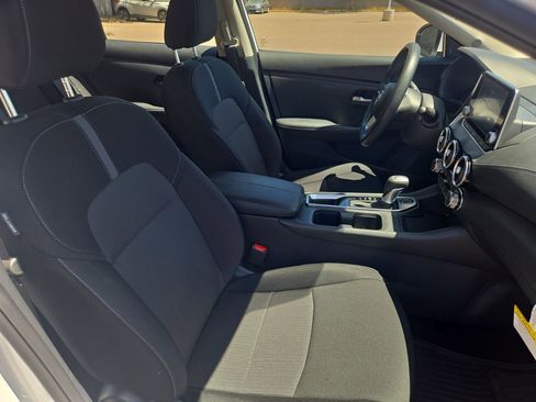 Certified 2025 Nissan Sentra SV FWD image 10