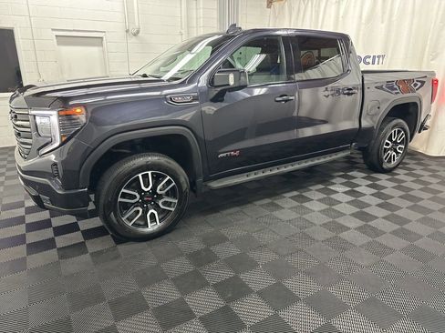 Used 2023 GMC Sierra 1500 AT4 w/ AT4 Premium Package image 5