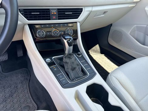 Used 2023 Volkswagen Jetta SE FWD image 24