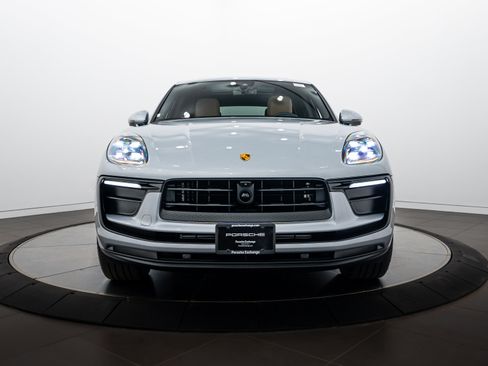 Certified 2026 Porsche Macan AWD/4WD image 10