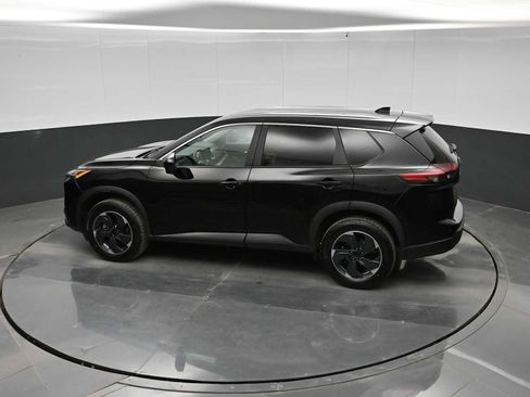 Used 2024 Nissan Rogue SV FWD image 27