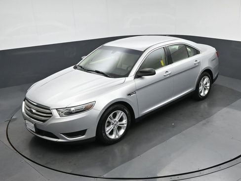 Used 2017 Ford Taurus SE image 52