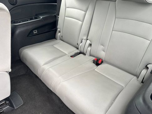 Used 2017 Honda Pilot EX-L image 16