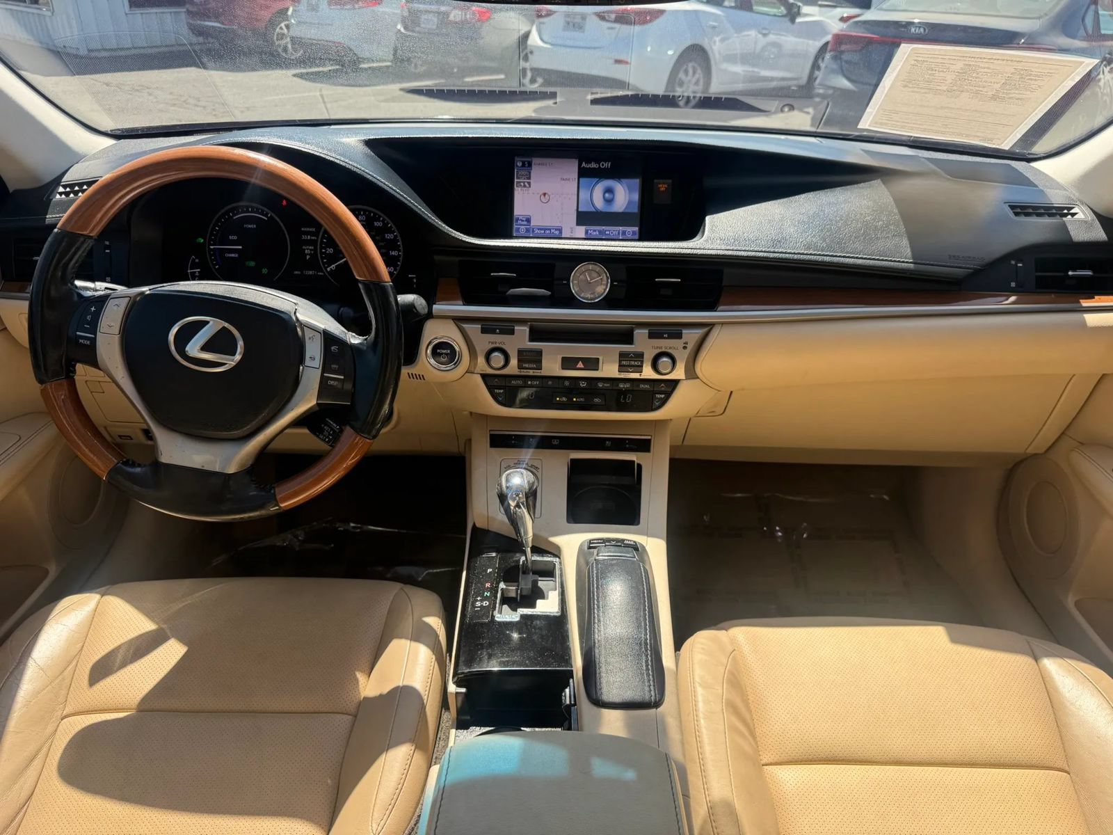 Used 2013 Lexus ES 300h w/ Luxury Pkg FWD image 27