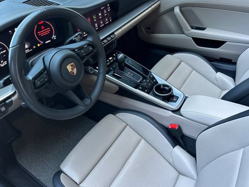 Used 2025 Porsche 911 Carrera RWD image 4