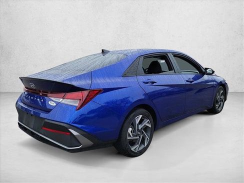 Used 2025 Hyundai Elantra Sport w/ Cargo Package image 5