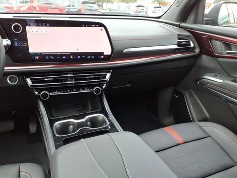 Used 2024 Chevrolet Traverse RS w/ LPO, Floor Liner Package image 16