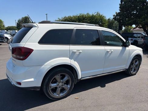 Used 2017 Dodge Journey Crossroad FWD image 2