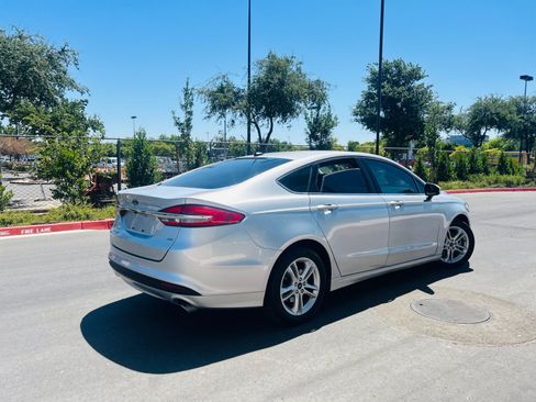 Used 2018 Ford Fusion SE FWD image 7