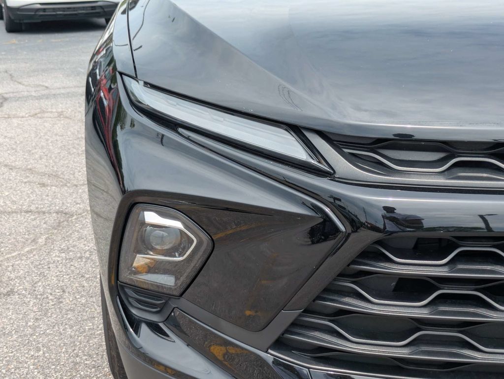 Used 2024 Chevrolet Blazer LT w/ Midnight/Sport Edition FWD image 10