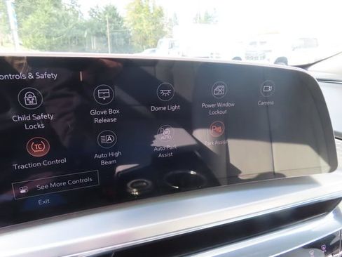 Used 2024 Cadillac Lyriq Sport RWD image 32